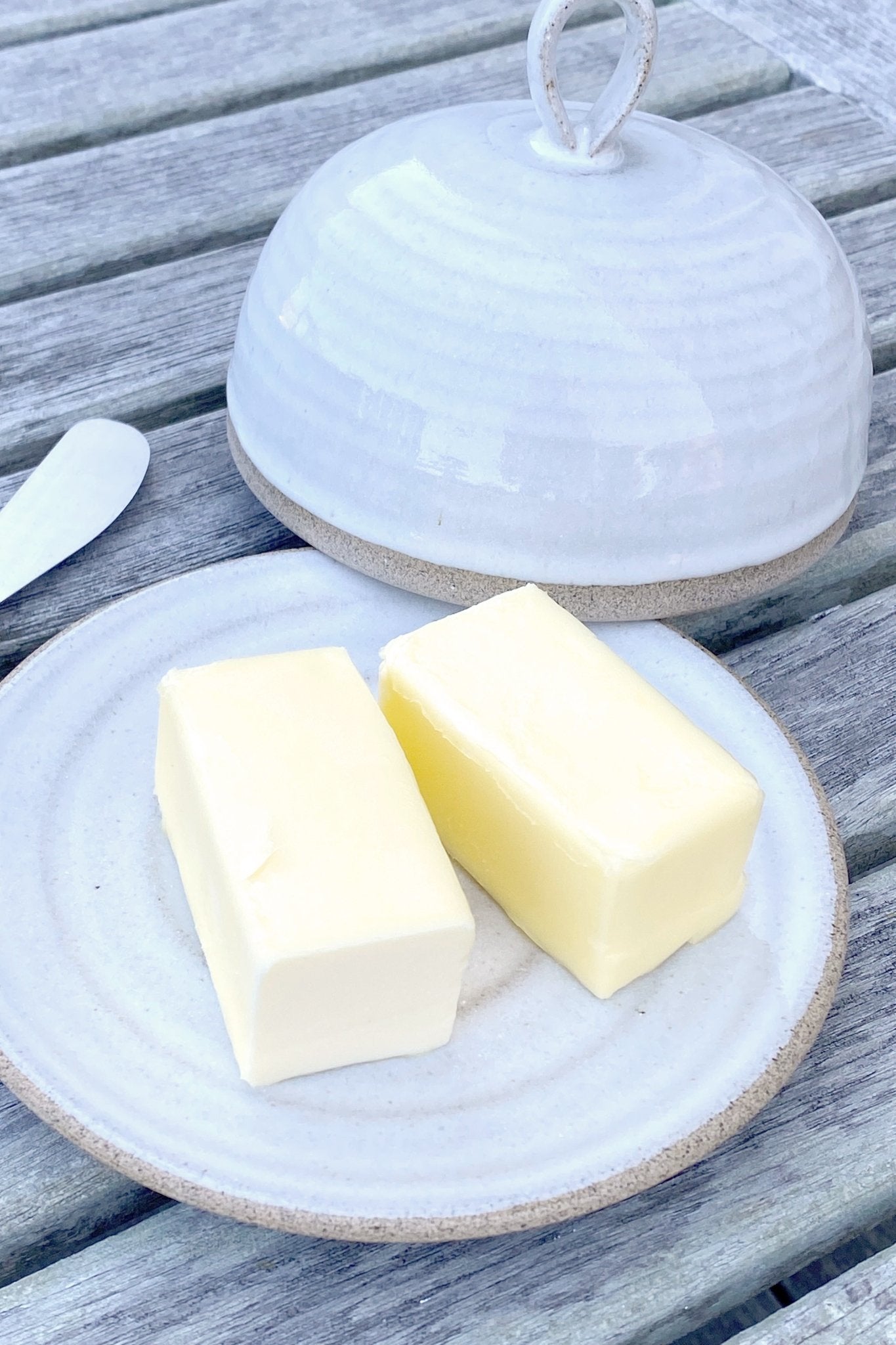 Pottery Round Butter Dish - RAMIREZ ZANOTTY- Buttery Dish