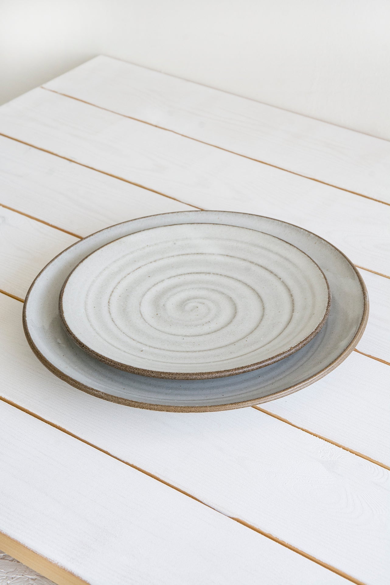 Pottery Dinnerware, Main Course and Salad Plate, 2 Plates - RAMIREZ ZANOTTY- plates